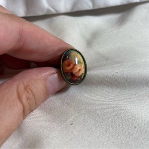 Floral Vintage looking ring size 7